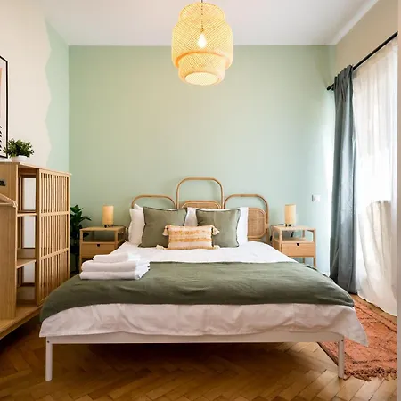 Urban Dream With Views And Modern Comfort Апартаменты Бухарест