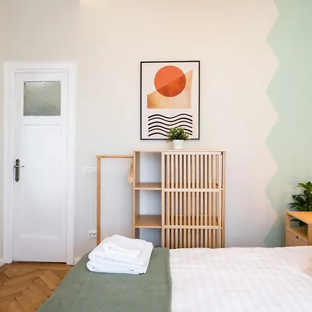 Urban Dream With Views And Modern Comfort *