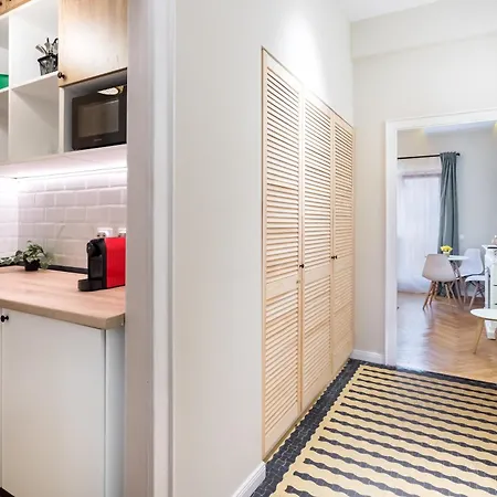 Urban Dream With Views And Modern Comfort Daire