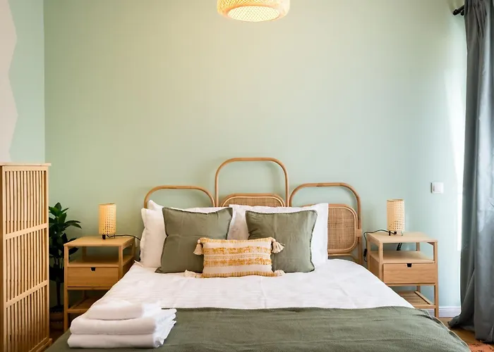 Urban Dream With Views And Modern Comfort