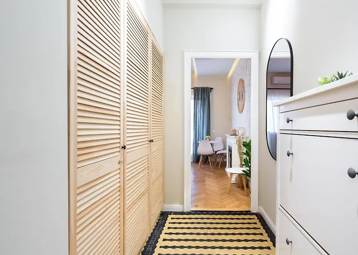 Апартаменти Urban Dream With Views And Modern Comfort