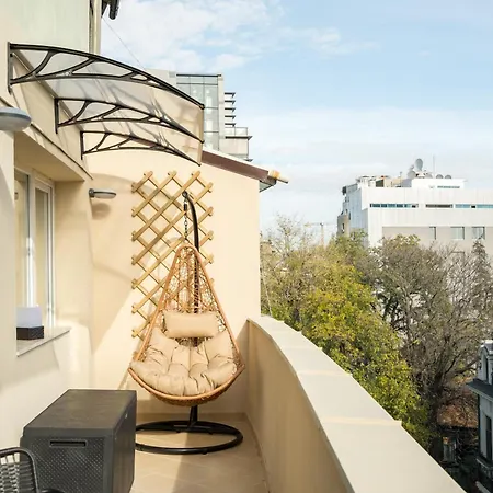 Urban Dream With Views And Modern Comfort Appartamento